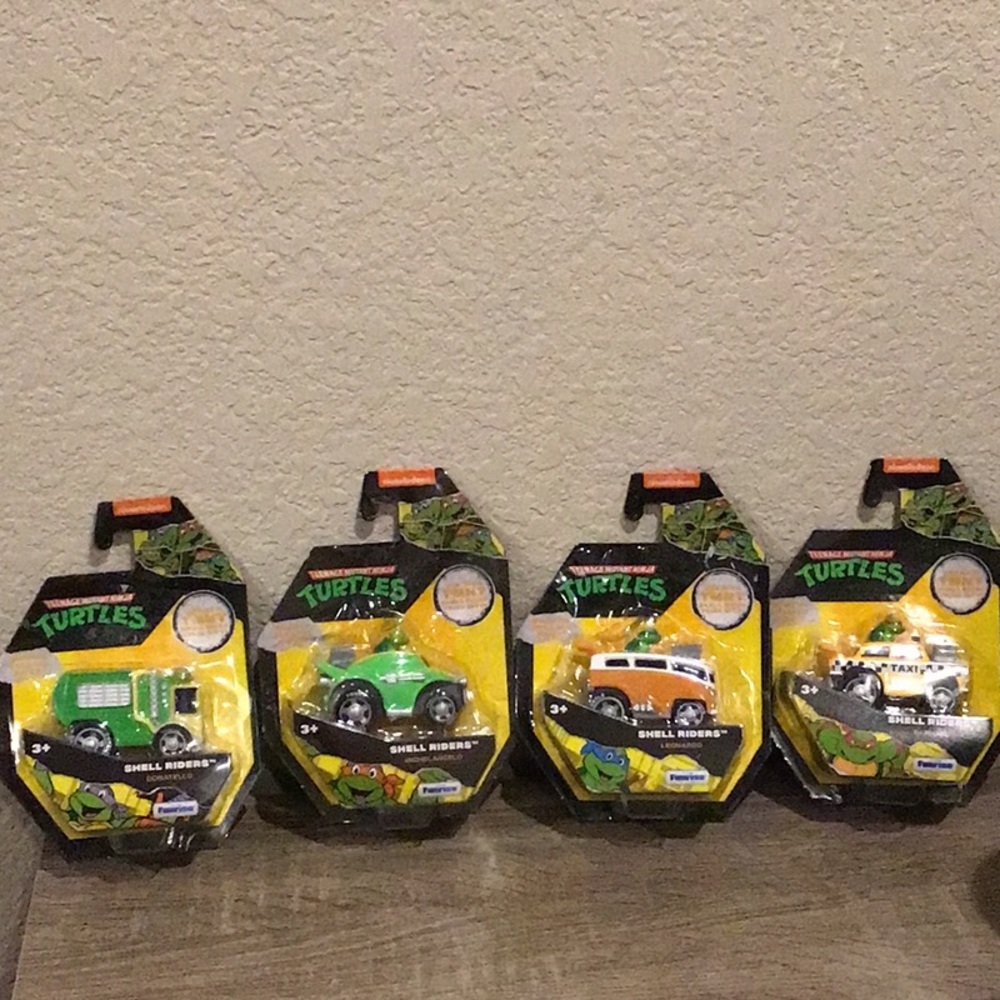 Teenage Mutant Ninja Turtles TMNT Nickelodeon Shell Riders Set Of 4 Cars New